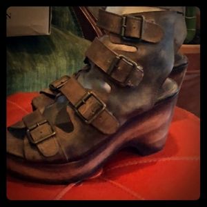 Freebird Quail  platform Sandals